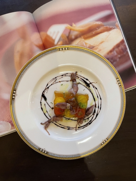 カラフルミニトマトのテリーヌ ホタルイカのマリネ添え