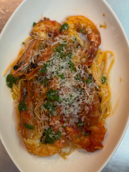 有頭エビのクリームパスタ